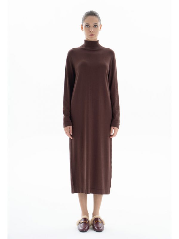 Choice Turtleneck Midi Dress Brown