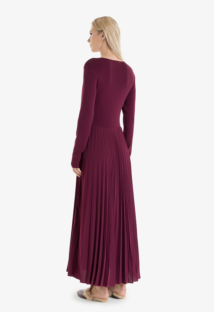 Choice Knitted Dress With Pleated Detail Burgundy