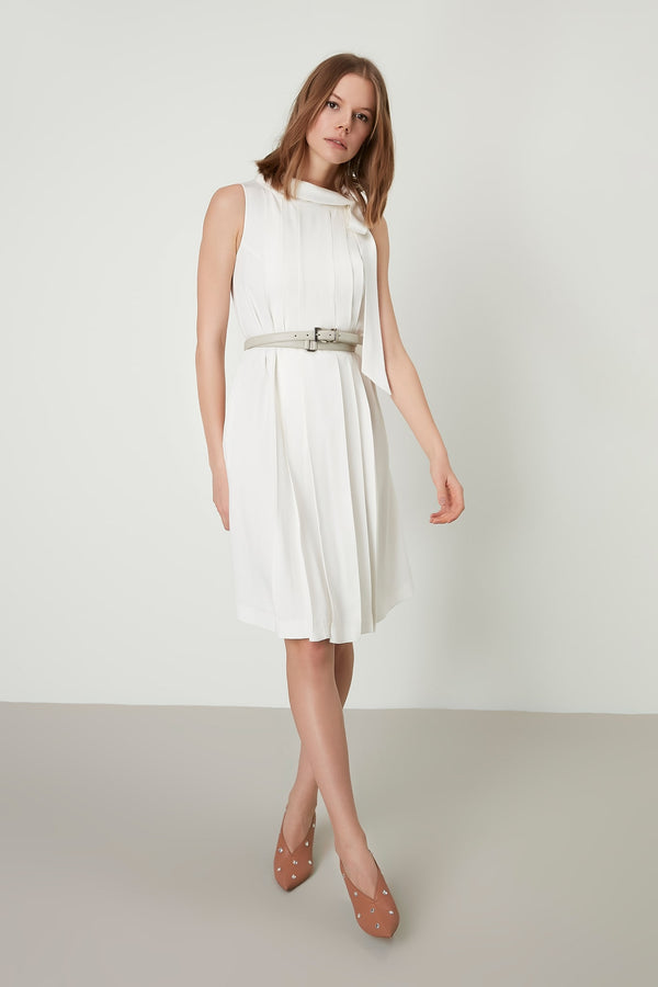 Machka Tie Detail Pleated Dress Off White