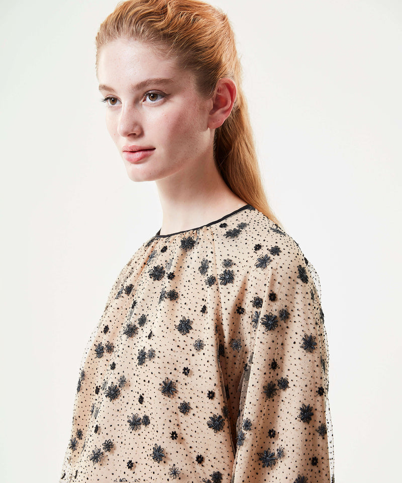 Machka Flower-Embroidered Blouse Black